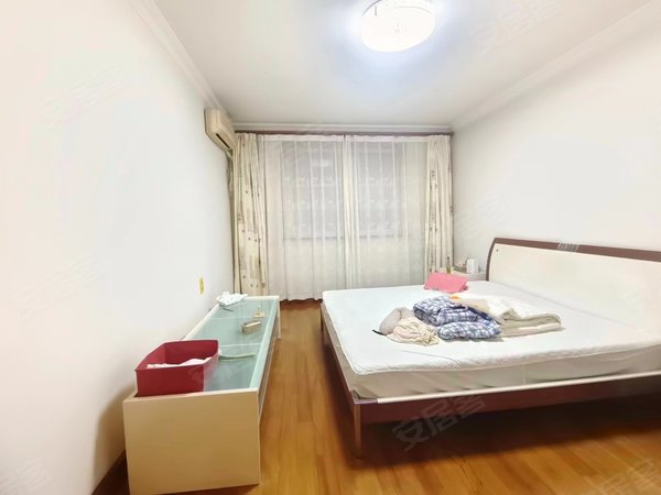 上海青浦青浦新城大豪公寓靠近青浦新城地铁!精装三房!拎包入住!
