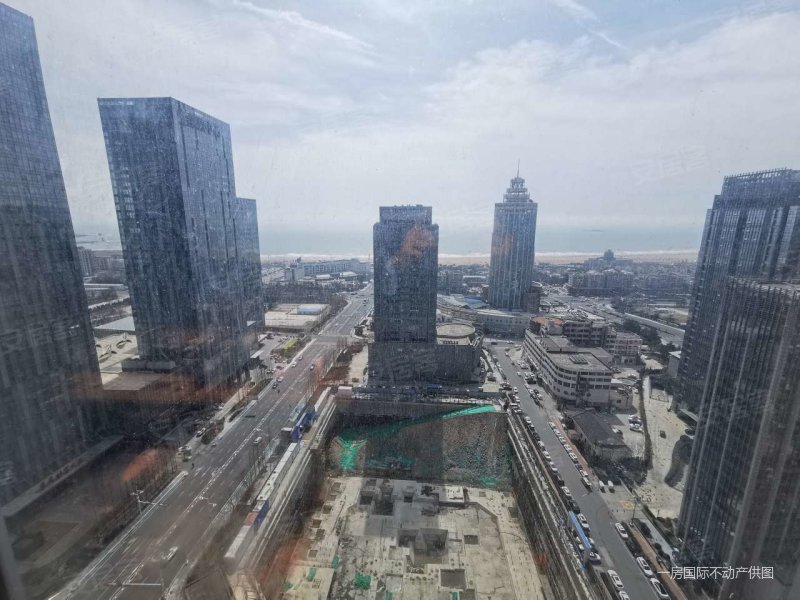 wfc协信中心 交通便捷 南向采光好 板楼 临地铁 商圈成熟,wfc协信中心