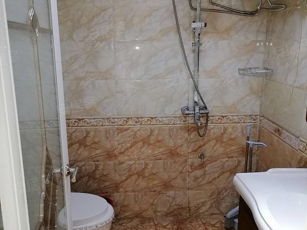 包头昆都仑丰盈道京奥港花园(商住楼)可短租，押一付一，帝景豪装公寓，采光好，带空调，高档家具家电出租房源真实图片