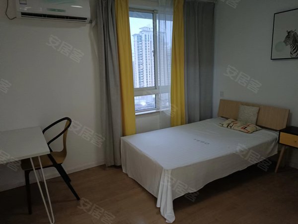 上海黄浦老西门兴林公寓密码锁 9号线陆家浜路站兴林公寓精装大气三房