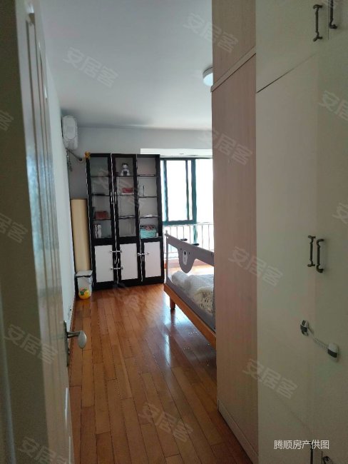 云顶花园精装自住两室两厅前排位置好满五省税诚意出售