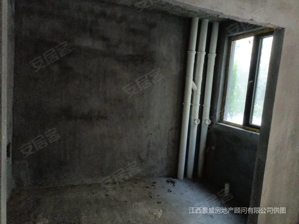 金尊府5室3厅4卫268㎡南北140万