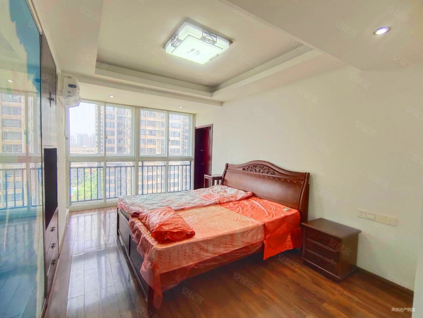 泰禹家园1期电梯3房 精装 进泰禹本部 诚心出售随时看房