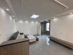 兰考空港空港城区一高附近，精装修，看房方便，交通方便。生活方便出租房源真实图片