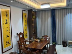 阳春春城春城城区玖龙府豪华别墅出租，前后有花园，装修豪华。出租房源真实图片