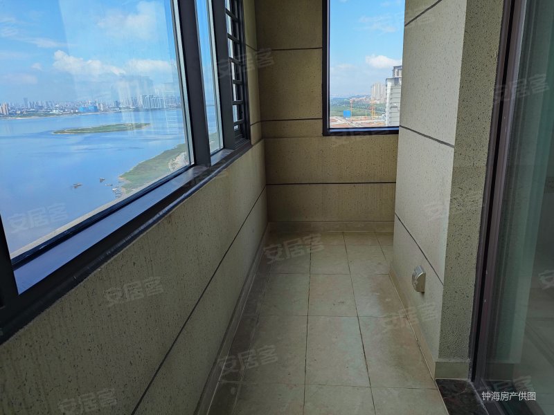 龙湖春江彼岸(二期东区) 车位充足 装修好 小区新 近地铁