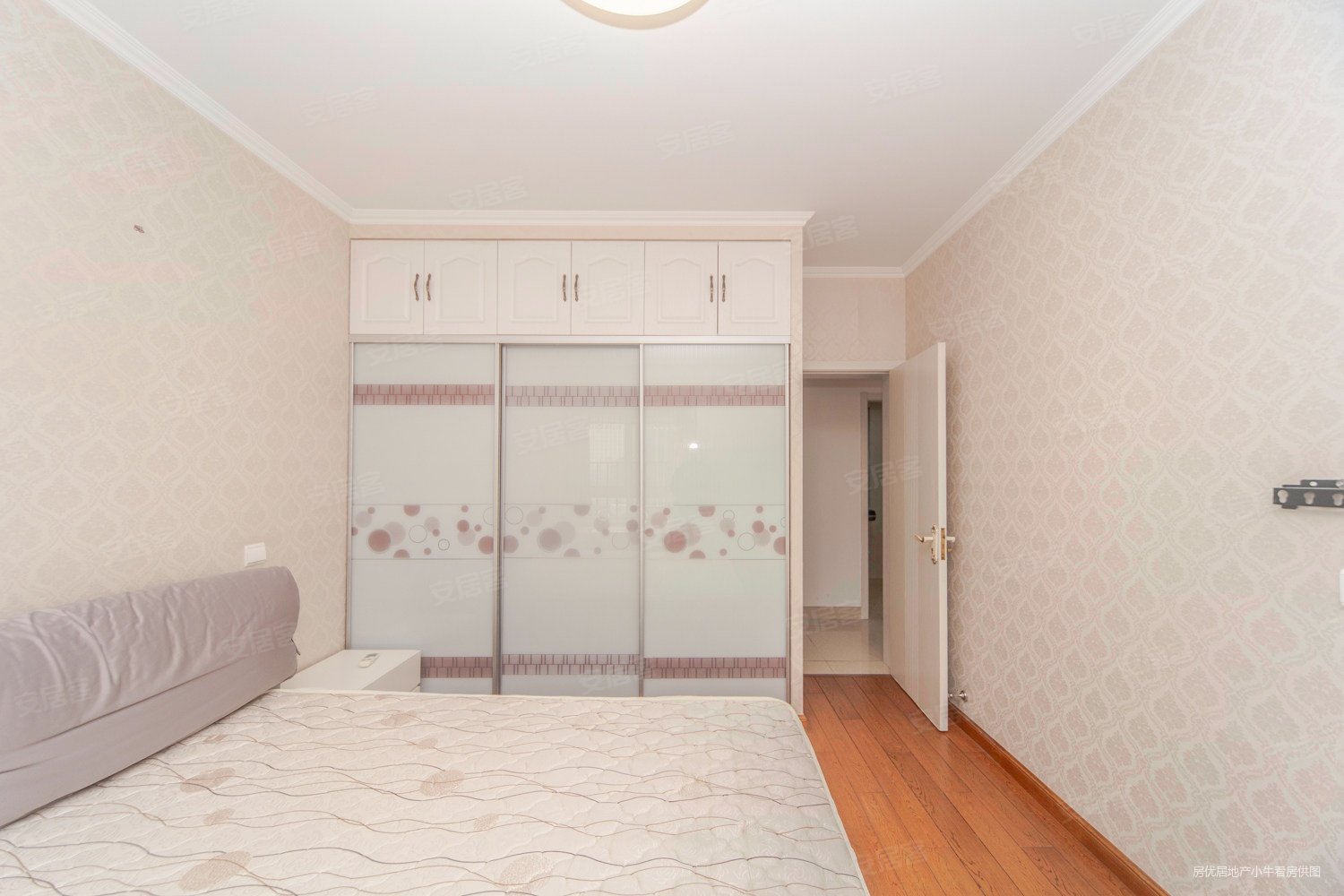 天润园3室2厅1卫94.03㎡南102万