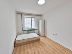 哈尔滨道里中央大街高装7楼不顶中央大街友谊路，押一付三淋浴冰箱洗衣机大单人床柜出租房源真实图片