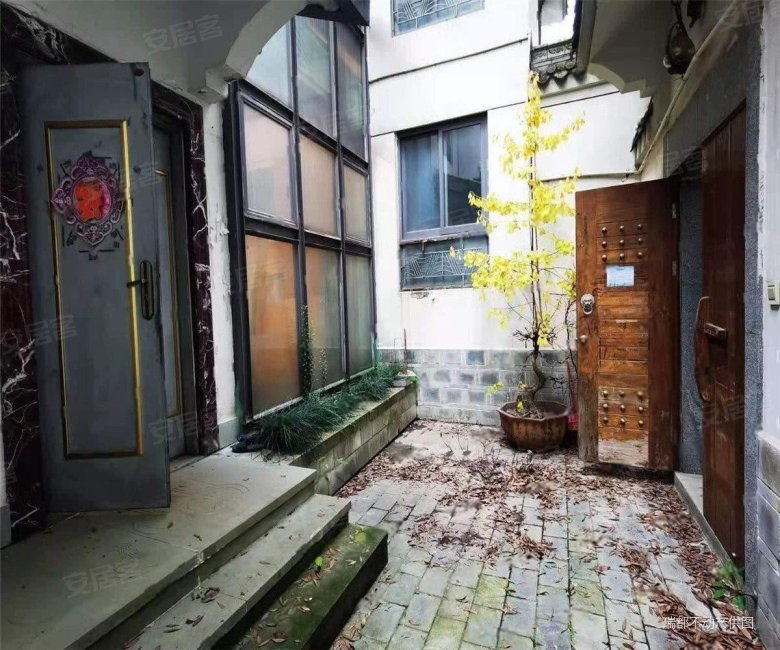 高新区 别墅小区清华坊 联排别墅 中间位置 安静不吵 诚心卖,清华坊