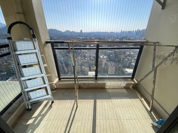 深圳龙岗横岗银信中心业主出租 横岗大厦 银信广场四房 拎包入住 楼下