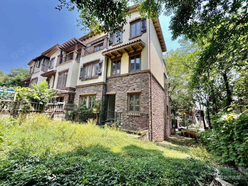 端头395万急售 花园100平 汽博奥山别墅 使用面积500