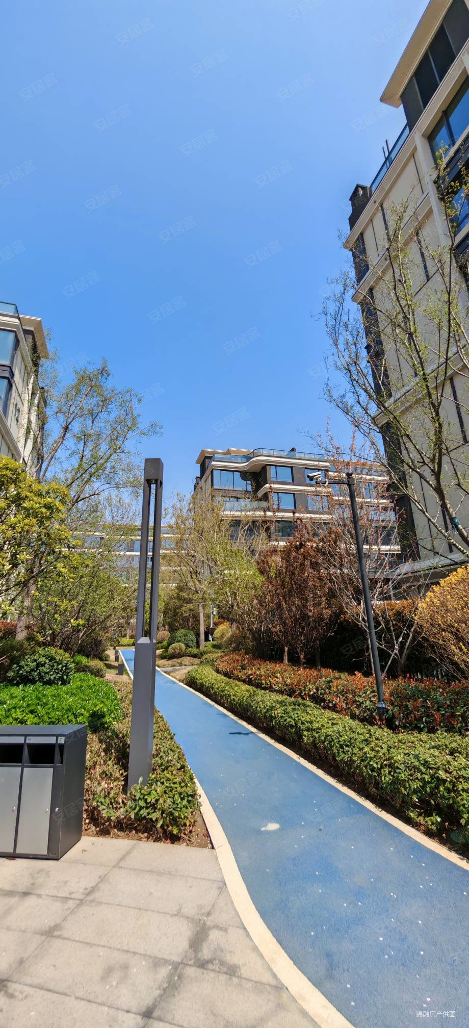 高端小区,舒适生活,鸿园银杏苑二手房,460万,4室2厅,3卫,216平米-郑州