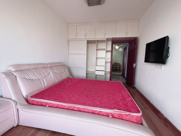 【多图】水岸皇庭,莲塘租房,水岸皇庭电梯精装两房出租,全景观湖 对面