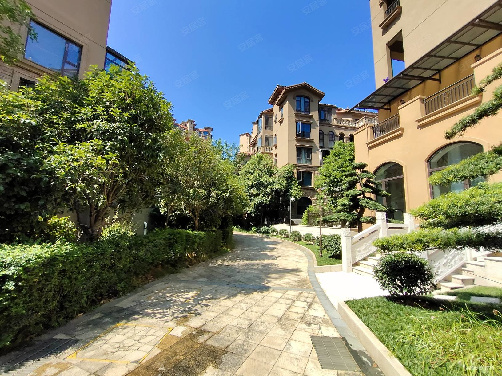 珠江郦城璞墅上叠边户看湖景 总共五层 使用面积400多平