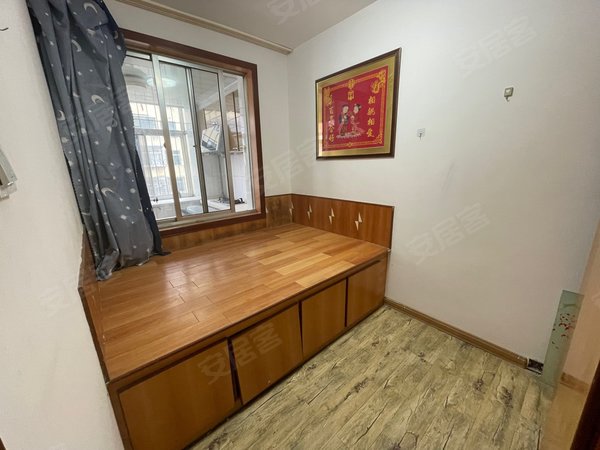 威海环翠寨子东山家园寨子大润发北 环翠楼 东山家园 住人二楼 房东