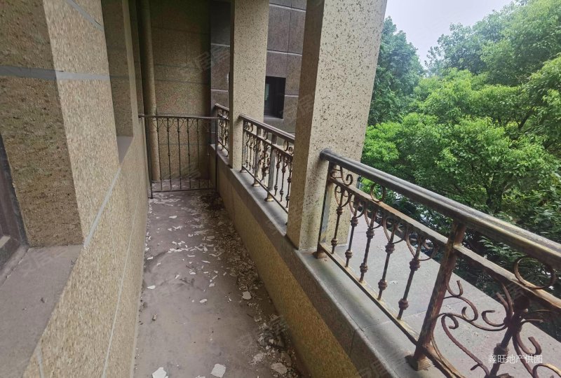 周浦 购物方便 临地铁 满五 近医院 电梯房 南向采光好,绿地景汇佳苑