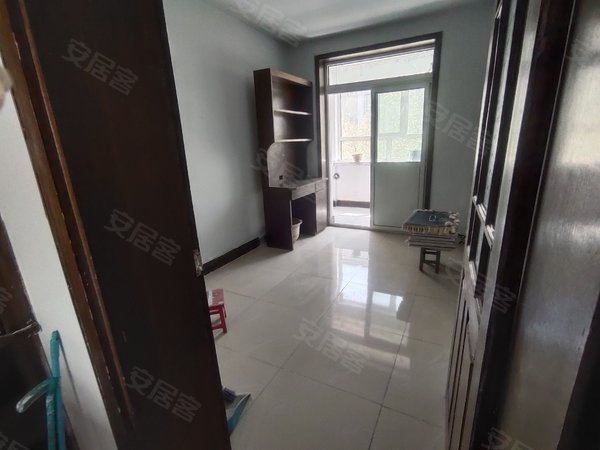 警苑小区三室一厅,明升国际广场白宫菜市场嘉和园小区附近