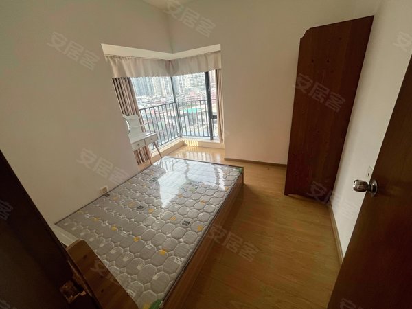 深圳福田华强南桐林城市广场桐林公寓精装两房,装修漂亮,干净整洁,厅