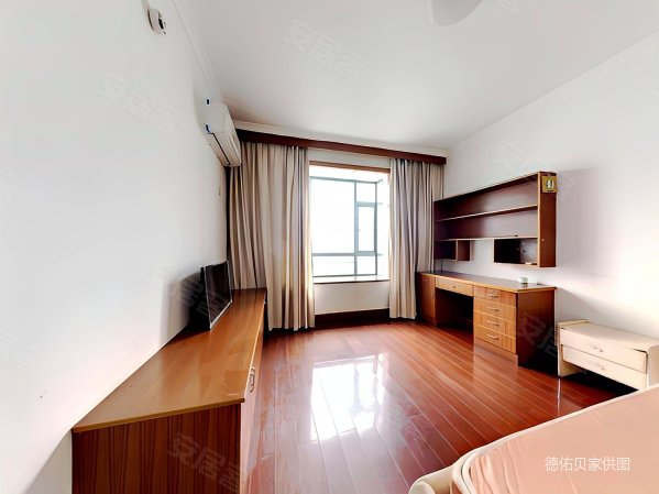 临平地铁口胡姬花园满五年装修清爽中楼层采光佳