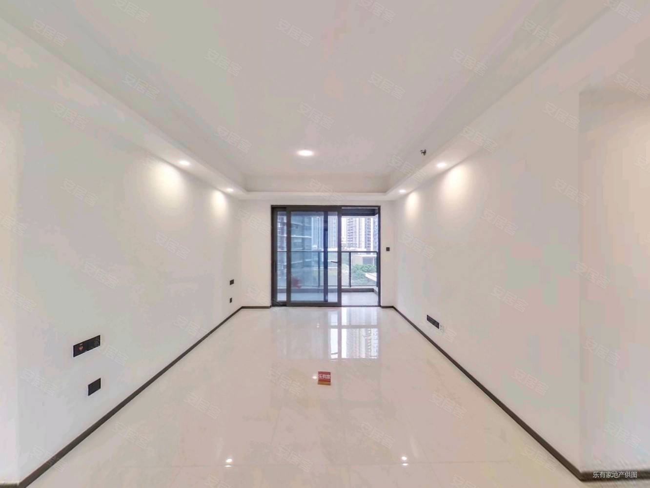 全新未入住,星河天地三期南北通大四房,独门独户看花园,无欠款