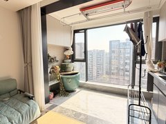 临海大田奋进西街两个房间一样大，民水民电，电梯房，有阳台，大衣柜出租房源真实图片