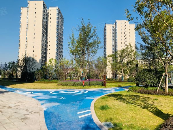 重庆巴南界石御华兰亭(三期)出租御华兰亭精装两房,家电齐全,拎包入住