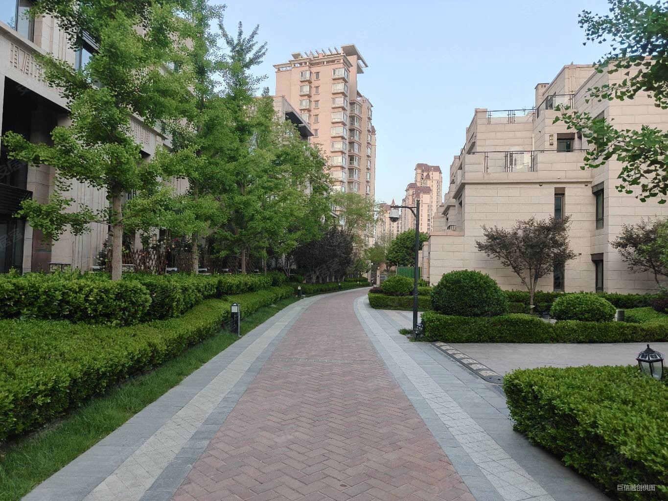 地铁口 鸿运润园城央珺墅 一府传世 精装修 带露台 可按揭