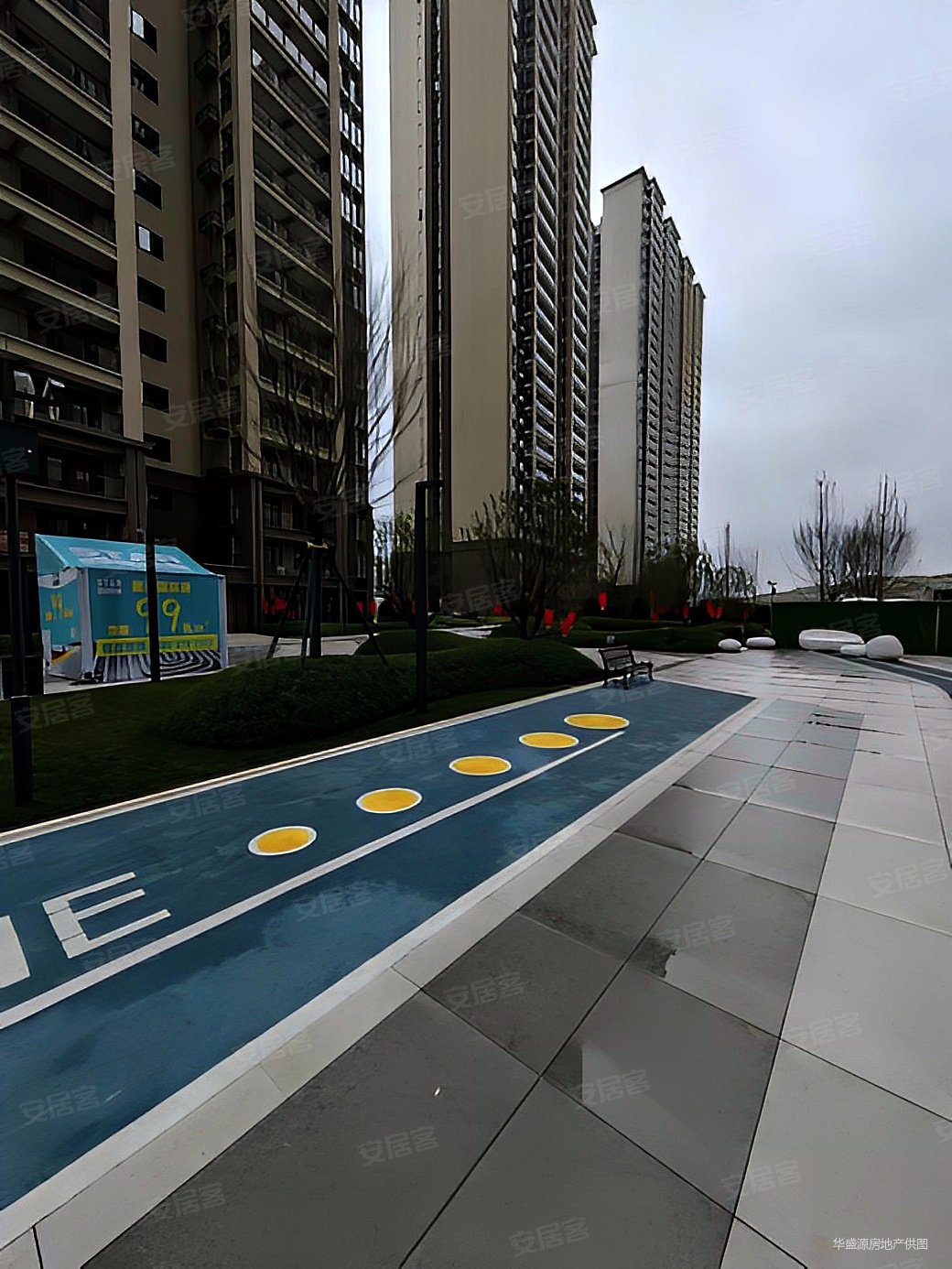 花溪美的国宾府一期毛坯四房送一房单价五千多