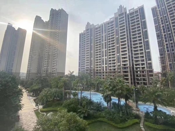 阳江江城北环路大润发建华悦景台新大润发附近悦景台公寓配套设施完善。直接拎包入住出租房源真实图片