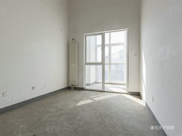 新出房源 一期上叠实用面积280平米 总首付50