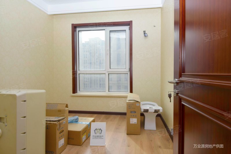 联发第五街 小三房 精装好房 交通便捷 近地铁 集中供暖