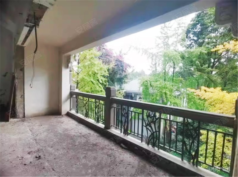 成都之巅别墅草堂之春5居5卫二仟九佰八十w法拍房