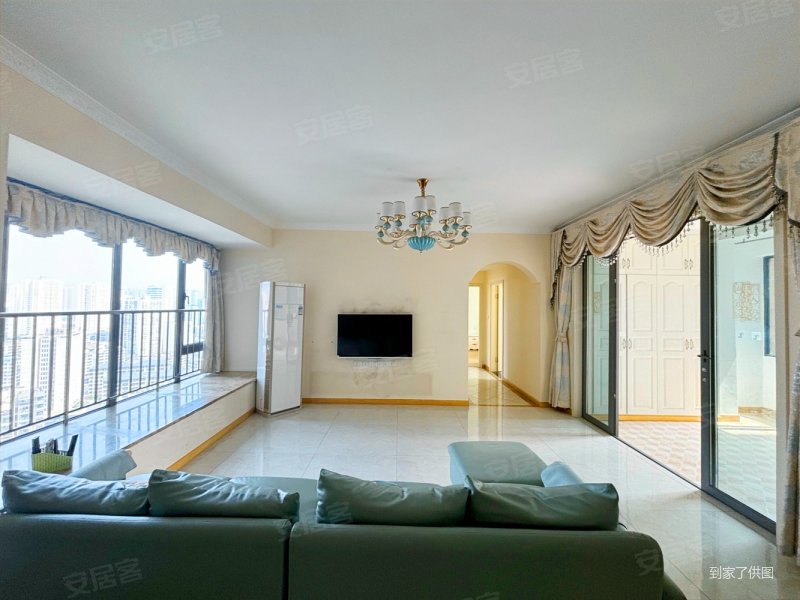 可以做4房 阳台12平 楼下就是轻轨站,恒基雍翠名门二手房,132万,3室2