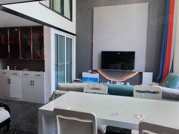 昆明五华高新区融创春风十里海豚湾融创海豚湾拎包入住大面积随时看房