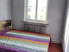阜新太平太平城区月付,四中5层2室简装冰箱热水器,3床晾衣架450元有供暖好出租房源真实图片
