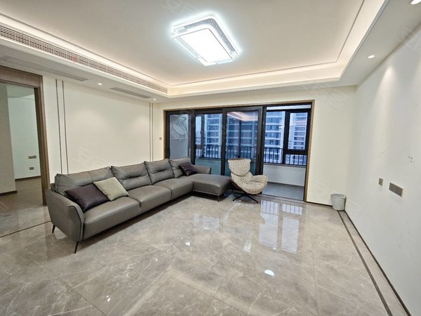 金华婺城江北保利天汇环小金师四中陪读，保利天汇 精装4房 江北市中心 带车位出租房源真实图片