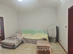 孝感汉川市城区九御皇城附近步梯精装三房 房子干净 家电齐全拎包入住950出租房源真实图片