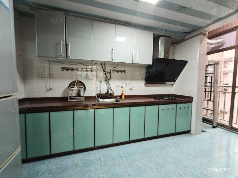 侨苑山庄四房两厅两卫中间楼层户型大装修保养新