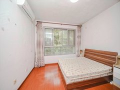 特价！带车位，曙建路站，电梯大一室，家具家电齐全，可办居住证