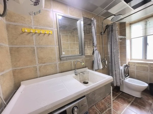 金华婺城婺城江南婺城南苑小区(西1-西8幢)轻轨口，世贸广场近，小区停车方便，民水民电，中医院近，拎包住出租房源真实图片