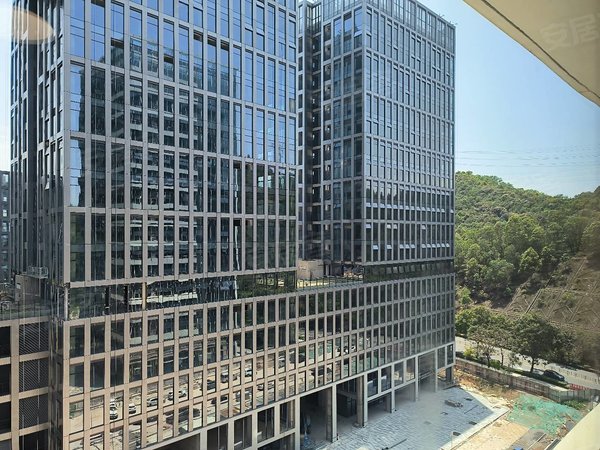 深圳龙岗大运宝德云谷大厦龙岗大运宝德云谷大运公园对面楼下地铁16号