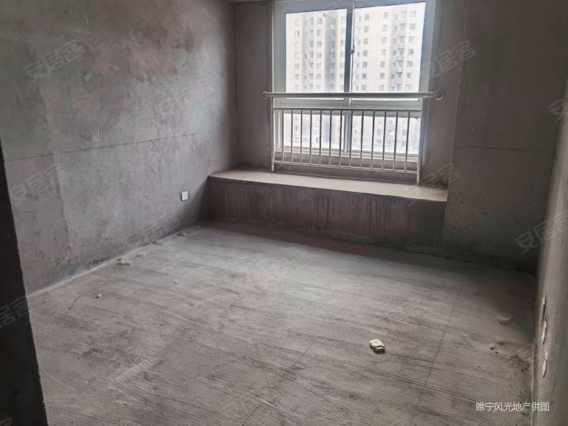 毛坯房润柏华庭3室2卫视野好随时看房