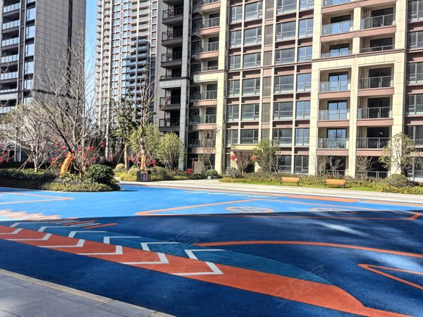 绍兴柯桥杨汛桥水韵蓝湾杨汛桥地铁口 89方整租 有门有地板 有热水器