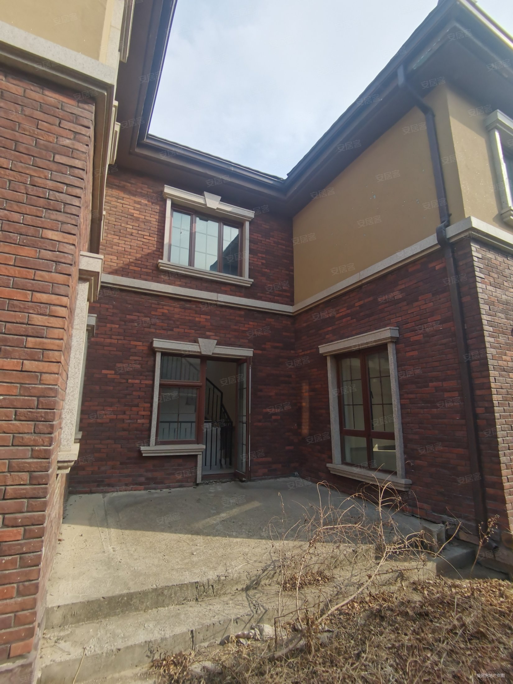 北辰红橡墅4室2厅3卫369.97㎡南北1200万