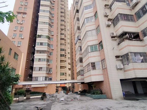 广州广州周边佛山银海花园出租 电梯3房1厅  银海花园 近地铁 采光