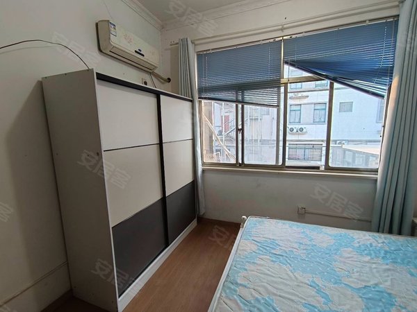 苏州相城黄埭长泾村西浜小区中翔对面,西浜小区独立卫,朝南,900一个月