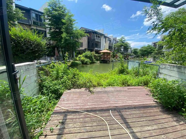 珠海斗门井岸华发水郡二期(别墅)(推荐好房)华发水郡联排3层别墅可做