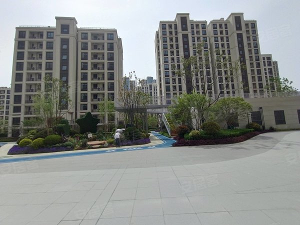 苏州太仓娄东金地阅峯金地阅峯 3室2厅2卫 电梯房 104平 南北通透