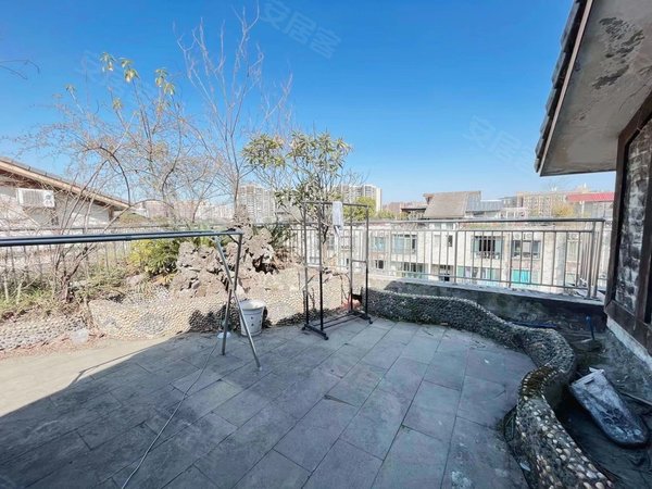 成都郫都犀浦西区花园花园洋房实图实价 无中介费 带花园 全女生 家具