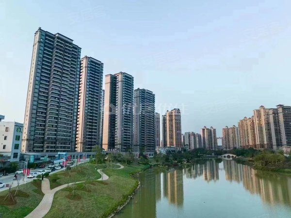 南宁横县横县城区龙鼎花园龙池湖畔,精装三房,家电齐全,拎包入住随时